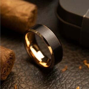 Titanium and 18K Gold Men’s Wedding Band